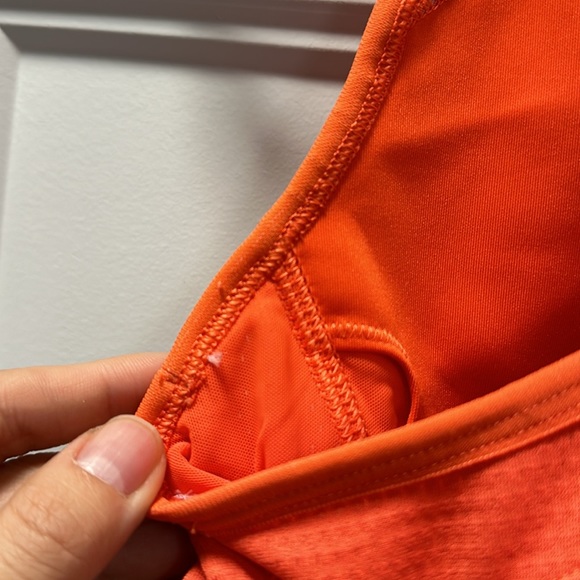 LES MILLS® Medium Impact Hero Bra - Picture 3 of 3